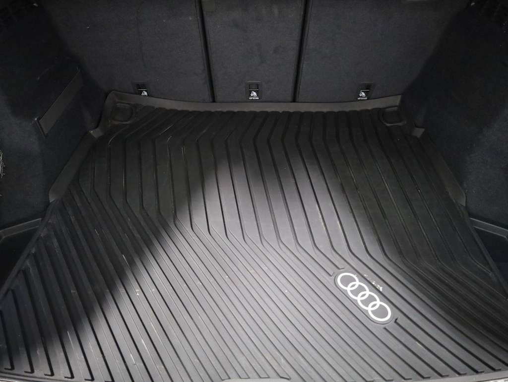 Thumbnail: 2025 Audi Q5 - 19