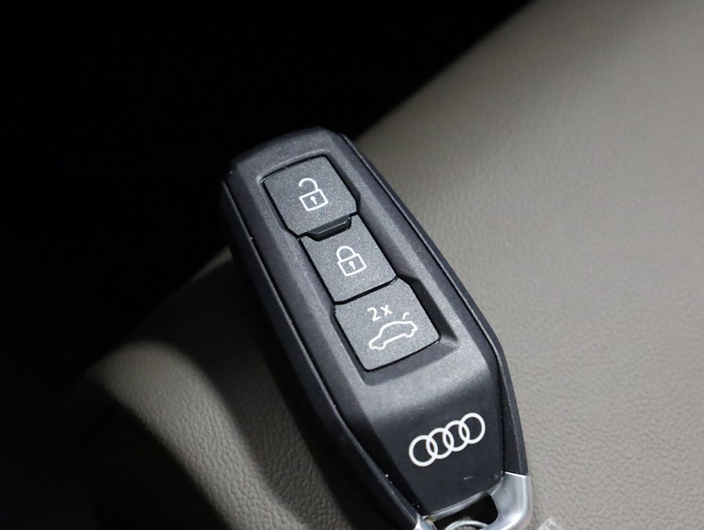 Thumbnail: 2025 Audi Q5 - 20