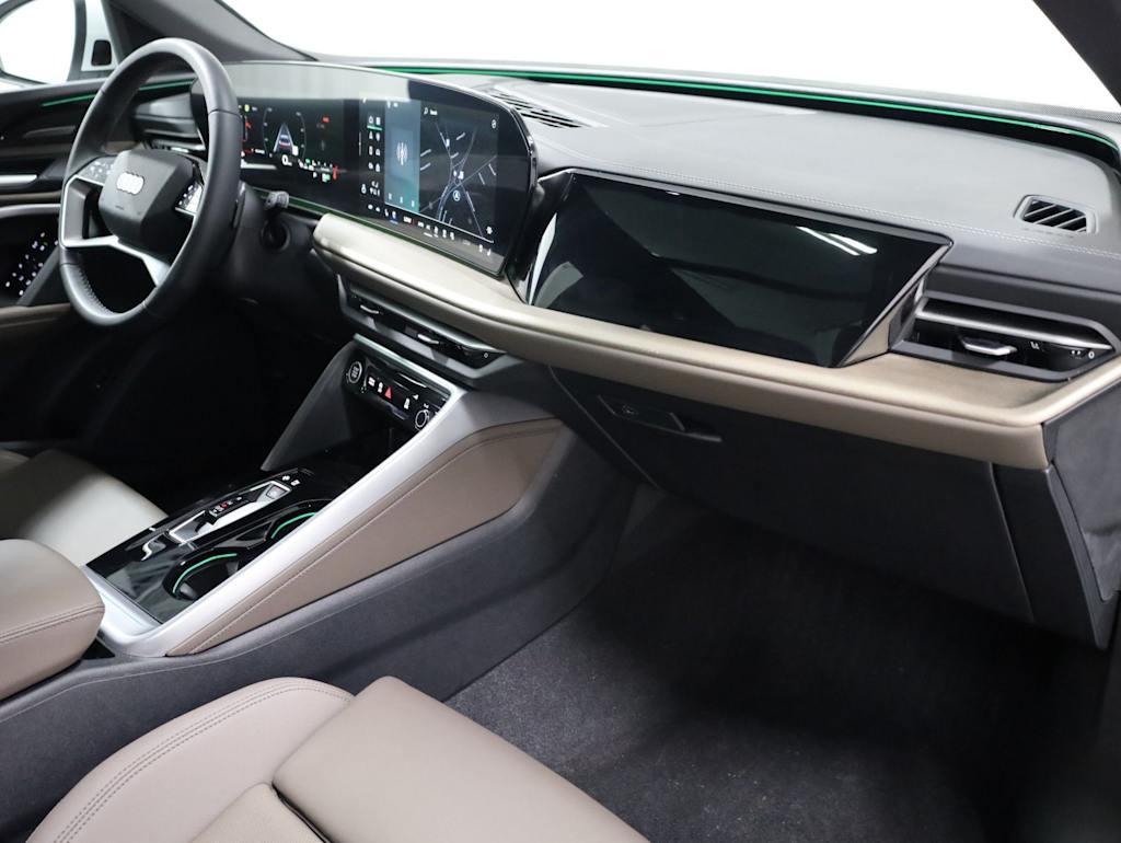 Thumbnail: 2025 Audi Q5 - 10