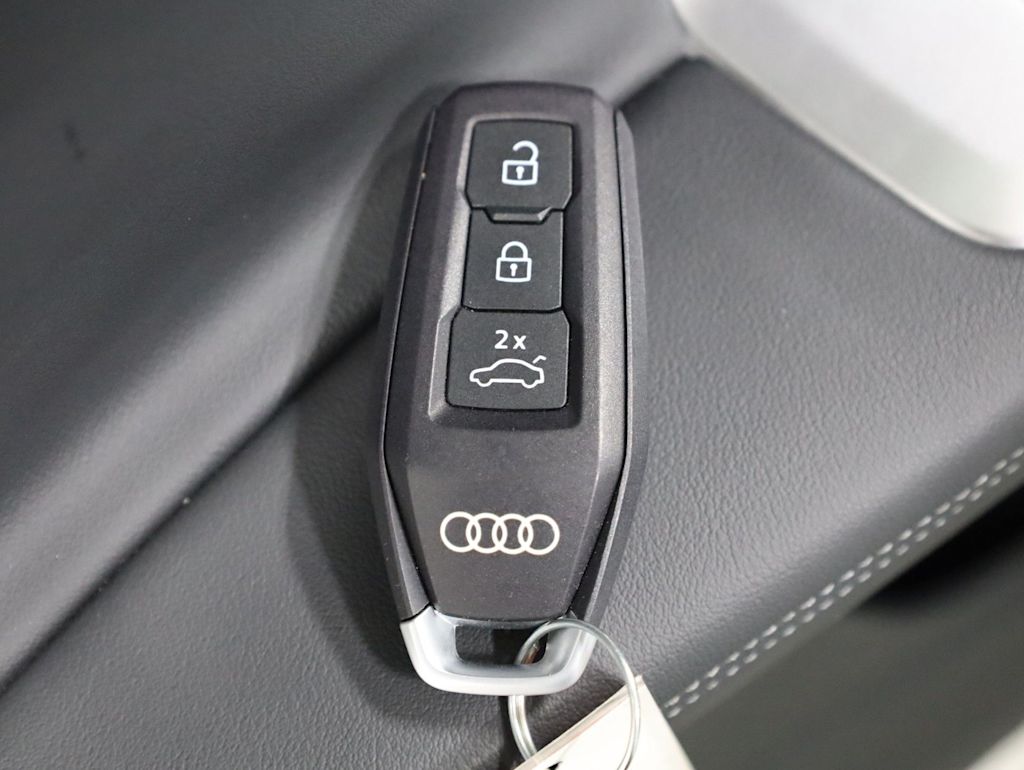 Thumbnail: 2025 Audi Q5 - 19