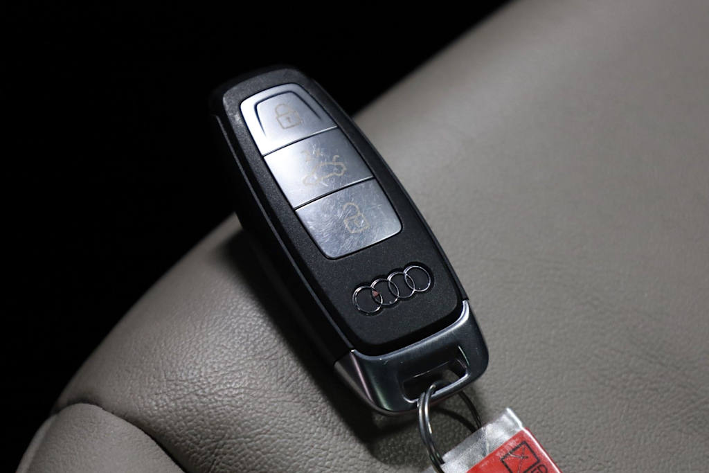 Thumbnail: 2023 Audi Q4 e-tron - 42