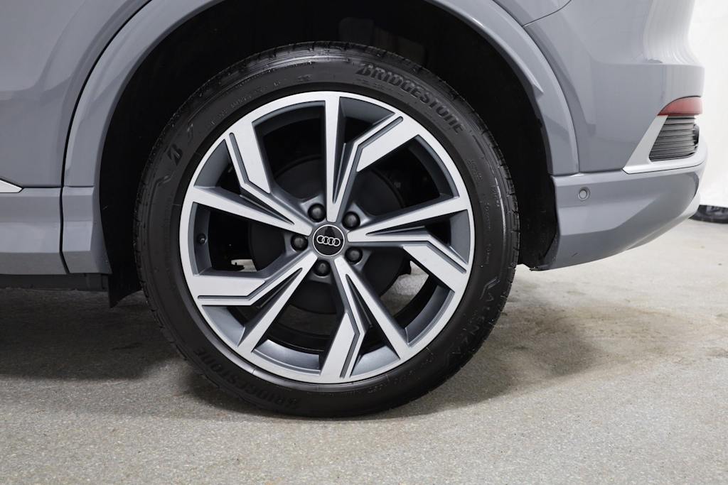 Thumbnail: 2023 Audi Q4 e-tron - 41