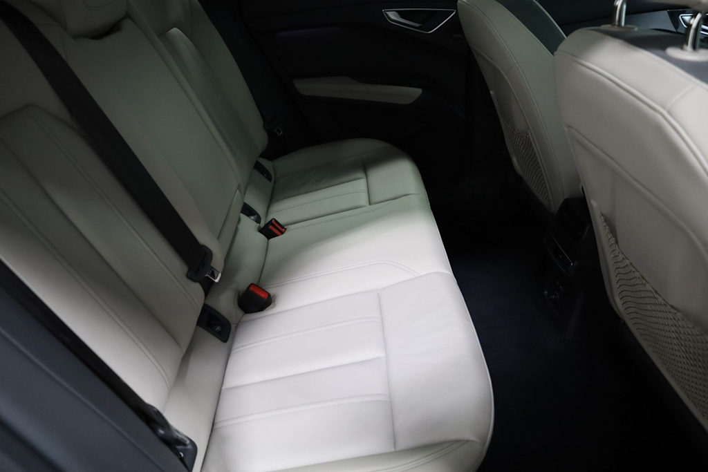 Thumbnail: 2023 Audi Q4 e-tron - 38