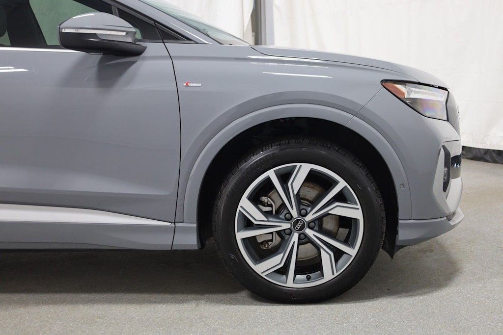 Thumbnail: 2023 Audi Q4 e-tron - 8