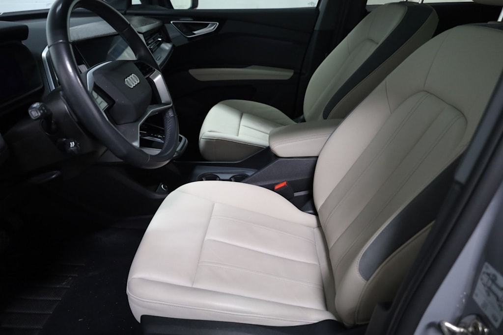 Thumbnail: 2023 Audi Q4 e-tron - 11