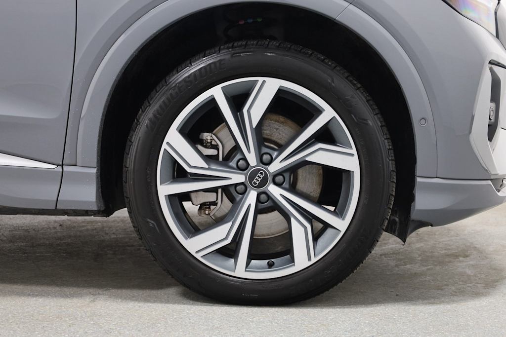 Thumbnail: 2023 Audi Q4 e-tron - 25