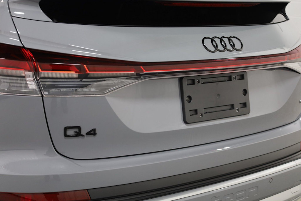 Thumbnail: 2023 Audi Q4 e-tron - 22
