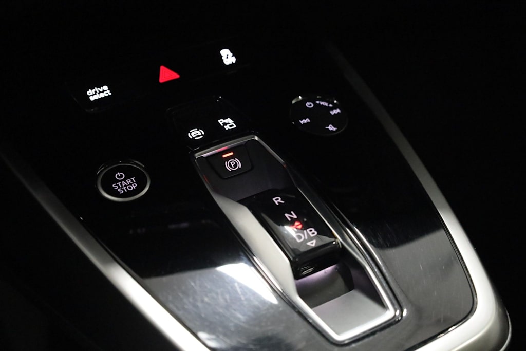 Thumbnail: 2023 Audi Q4 e-tron - 17