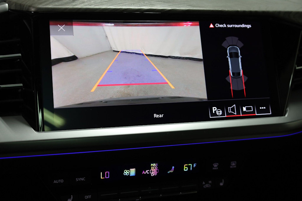 Thumbnail: 2023 Audi Q4 e-tron - 36