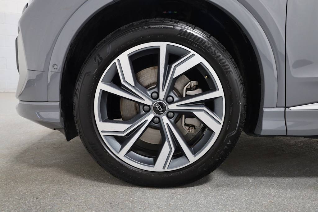 Thumbnail: 2023 Audi Q4 e-tron - 40