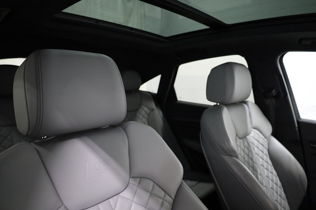 2022 Audi SQ5 Prestige 28