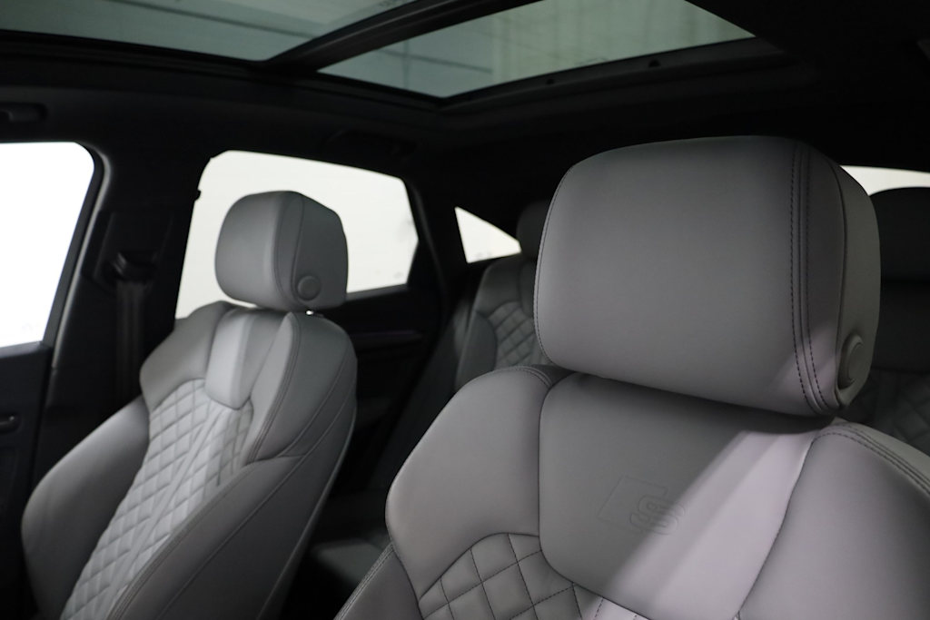 2022 Audi SQ5 Prestige 12