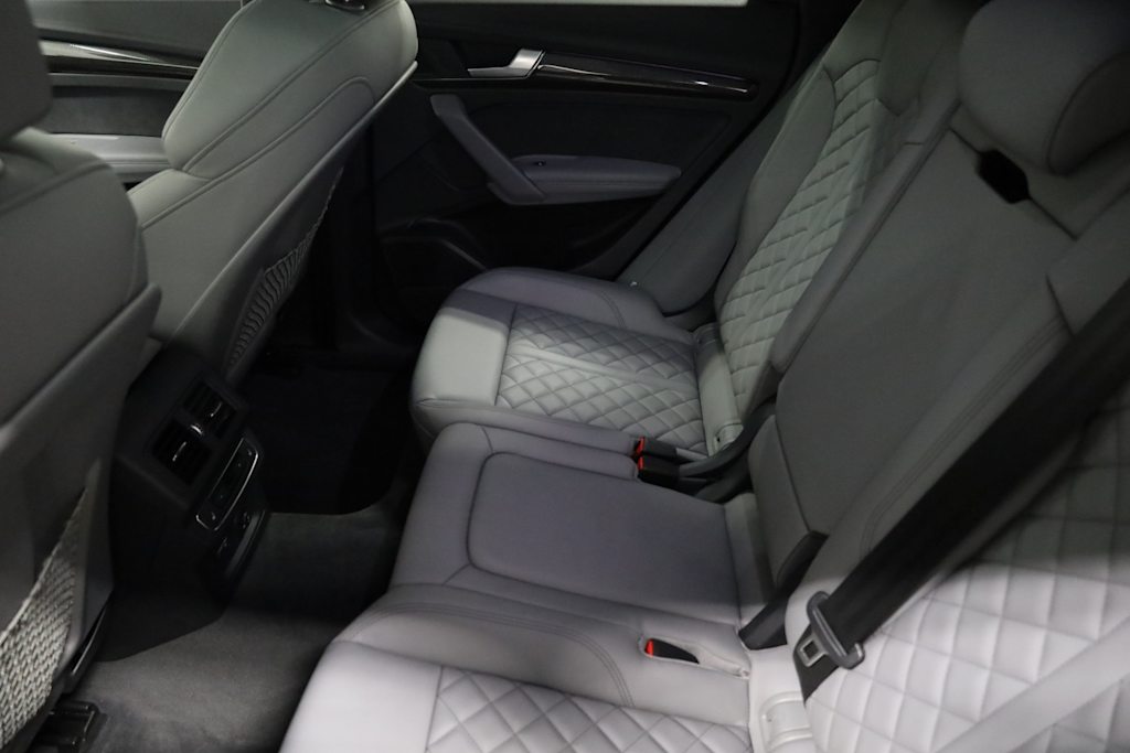 2022 Audi SQ5 Prestige 13