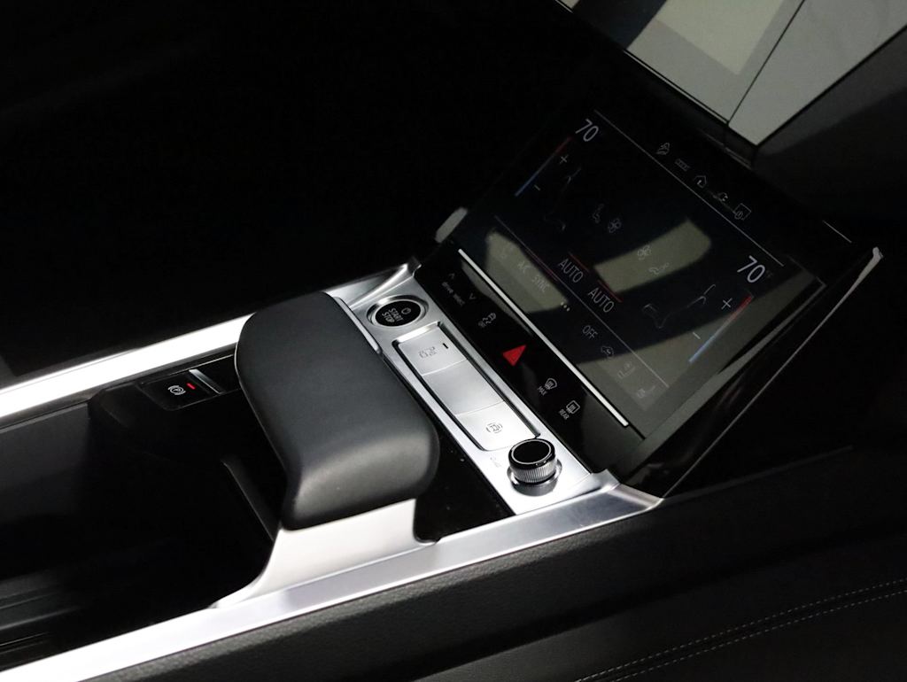 Thumbnail: 2024 Audi Q8 e-tron - 30