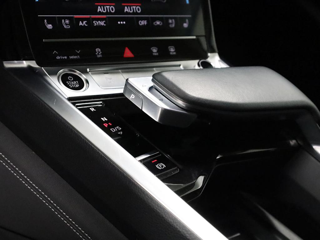 Thumbnail: 2024 Audi Q8 e-tron - 7