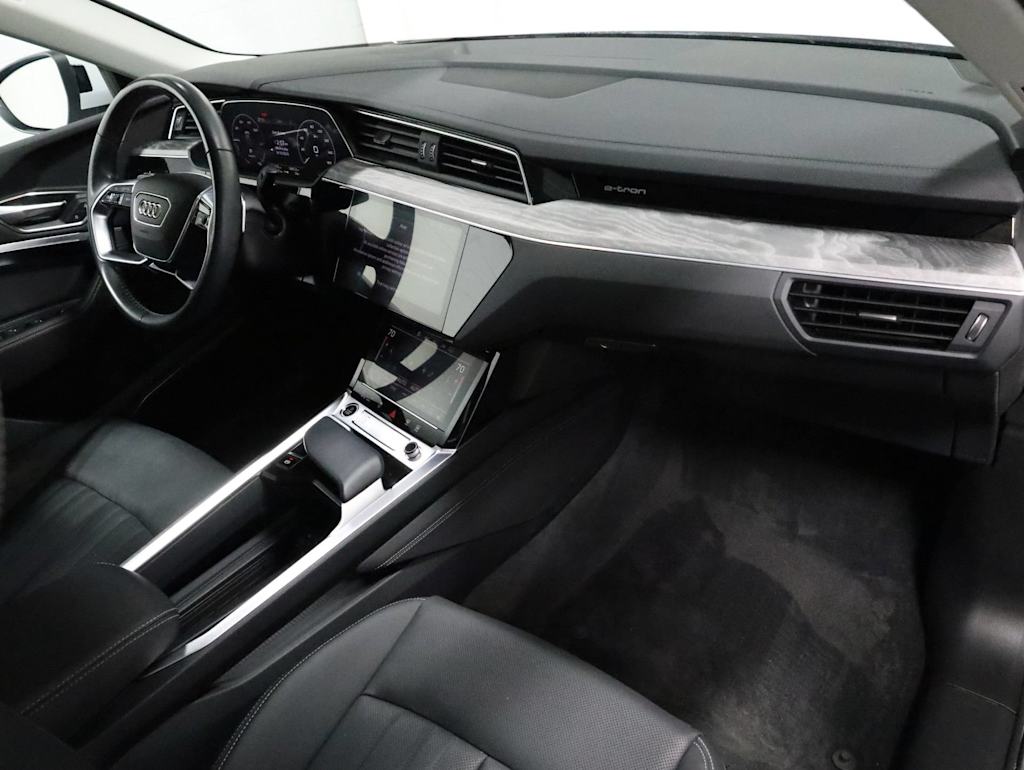 Thumbnail: 2024 Audi Q8 e-tron - 9