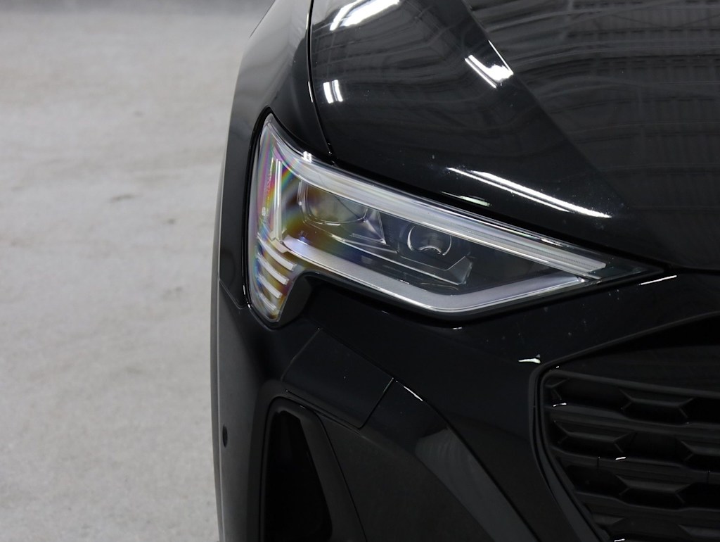 Thumbnail: 2024 Audi Q8 e-tron - 7