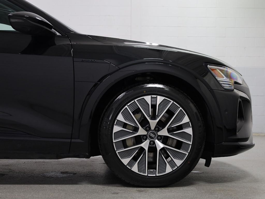 Thumbnail: 2024 Audi Q8 e-tron - 8