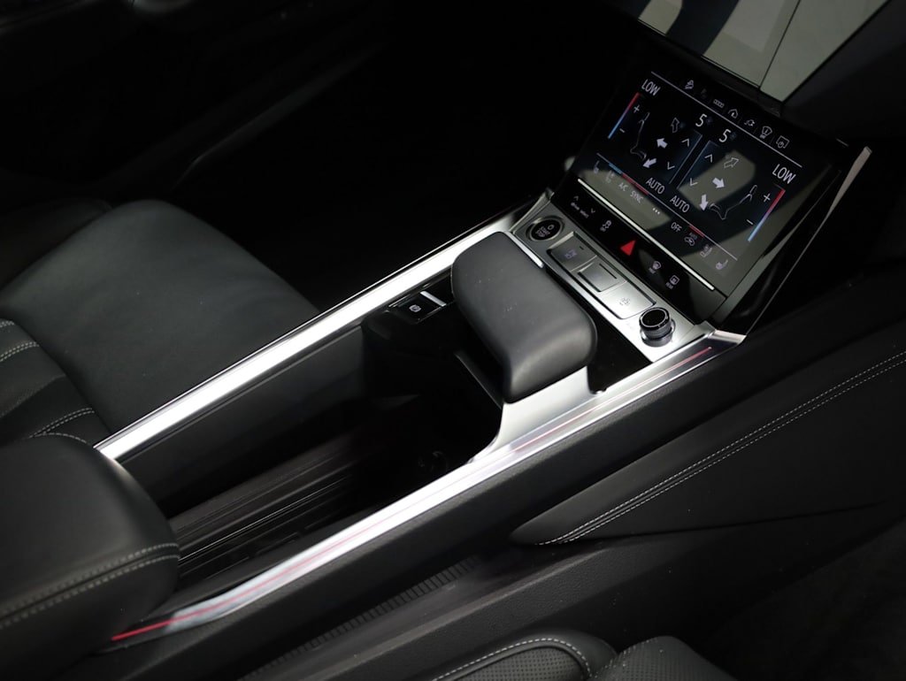 Thumbnail: 2024 Audi Q8 e-tron - 28