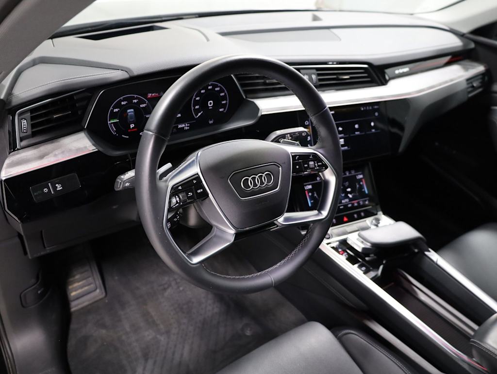Thumbnail: 2024 Audi Q8 e-tron - 2