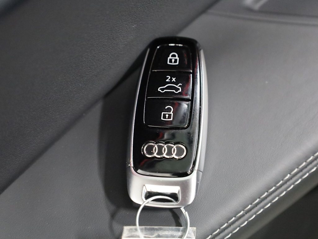 Thumbnail: 2024 Audi Q8 e-tron - 18