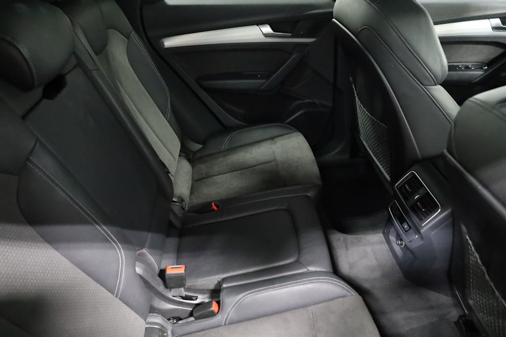 Thumbnail: 2018 Audi SQ5 - 38