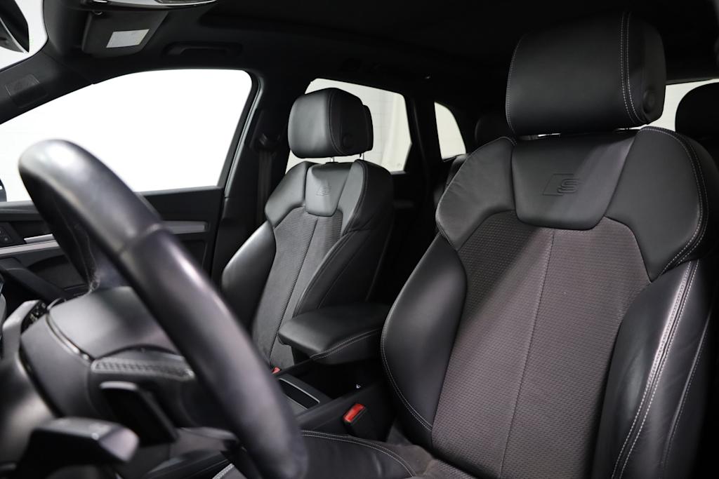 Thumbnail: 2018 Audi SQ5 - 11