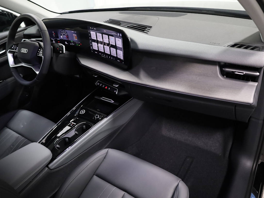 Thumbnail: 2026 Audi Q3 - 10
