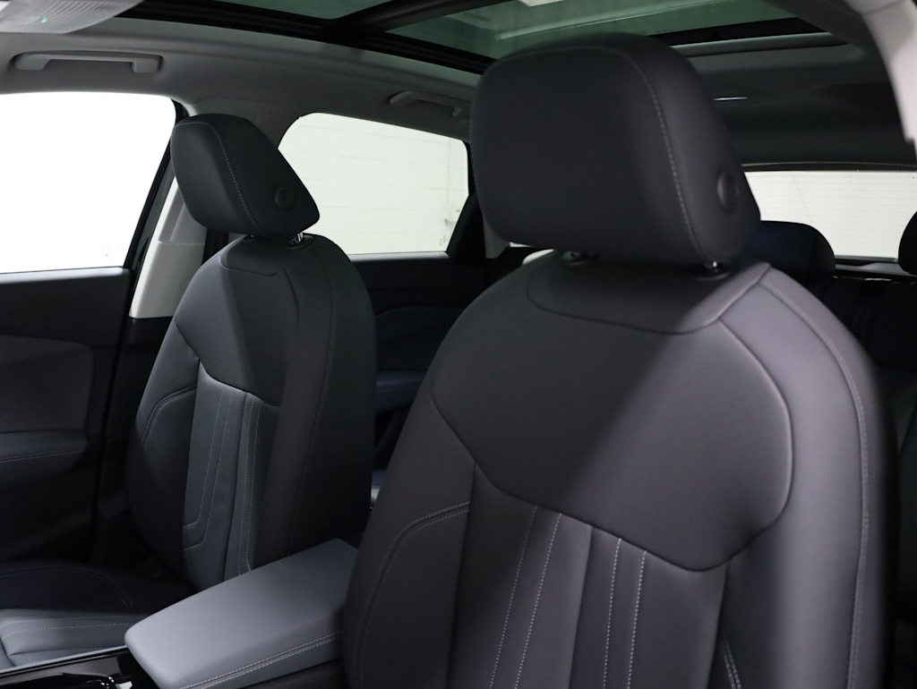 Thumbnail: 2026 Audi Q3 - 26