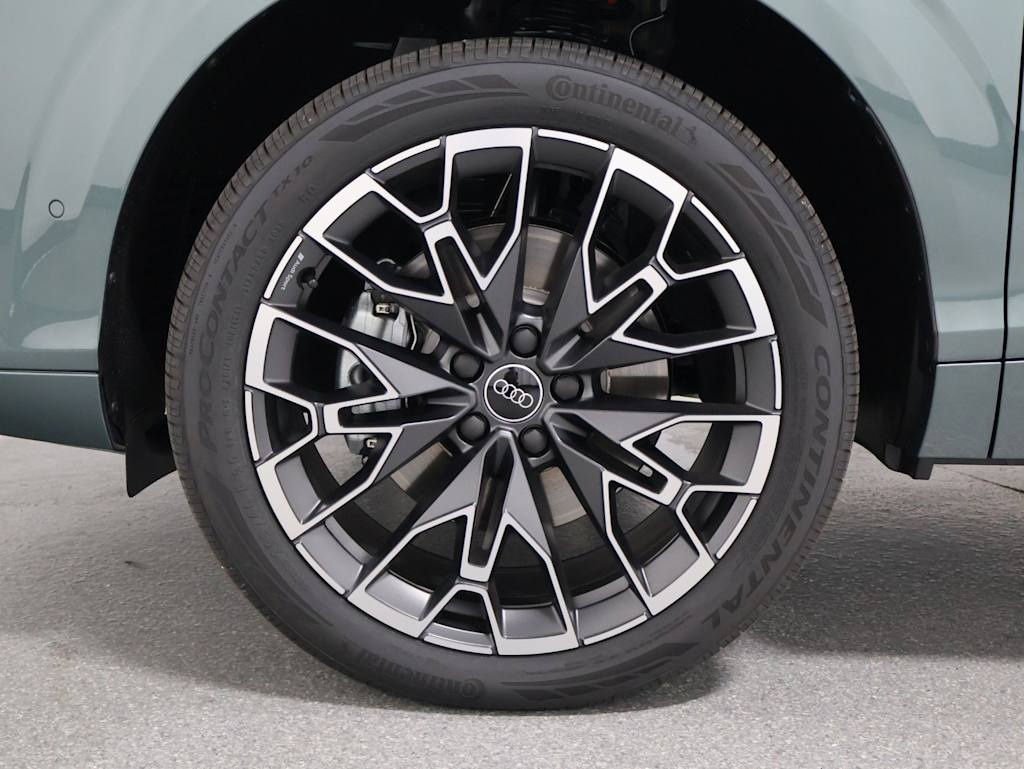 Thumbnail: 2026 Audi Q3 - 42