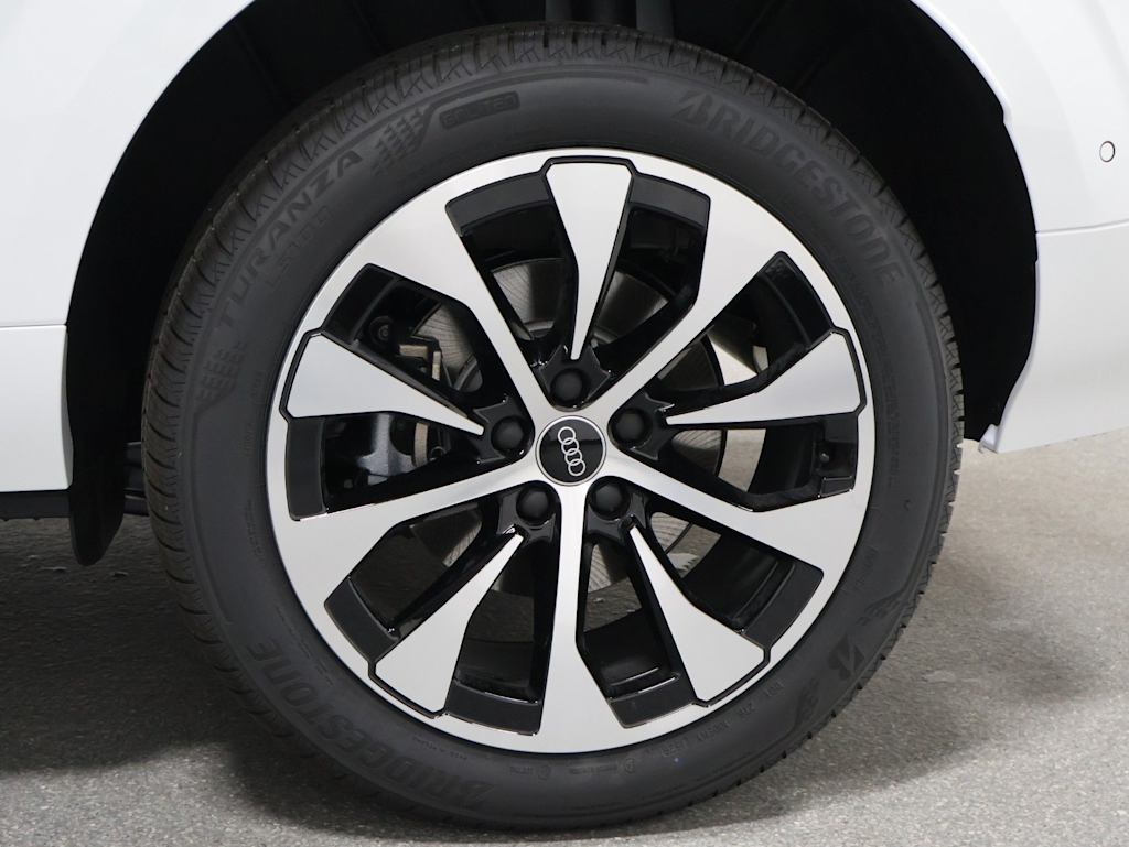 Thumbnail: 2026 Audi Q3 - 39