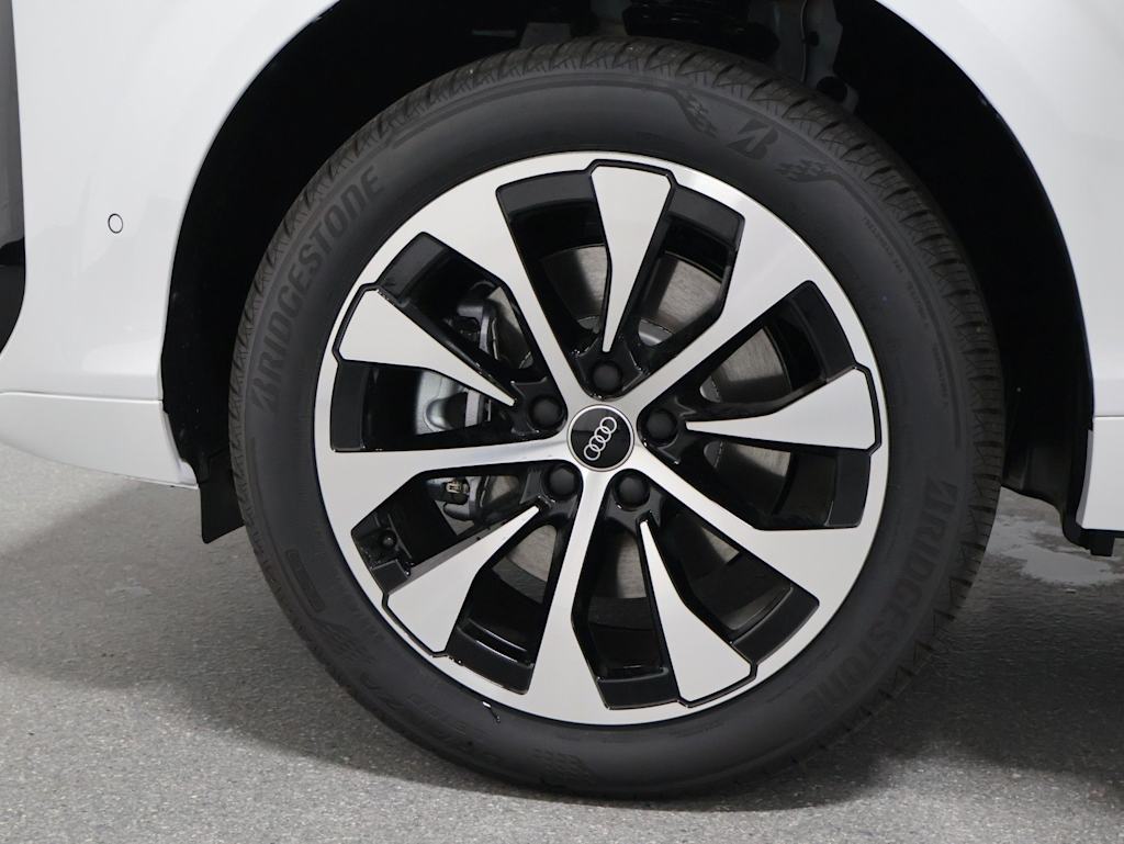 Thumbnail: 2026 Audi Q3 - 40