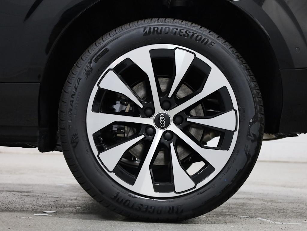 Thumbnail: 2026 Audi Q3 - 40
