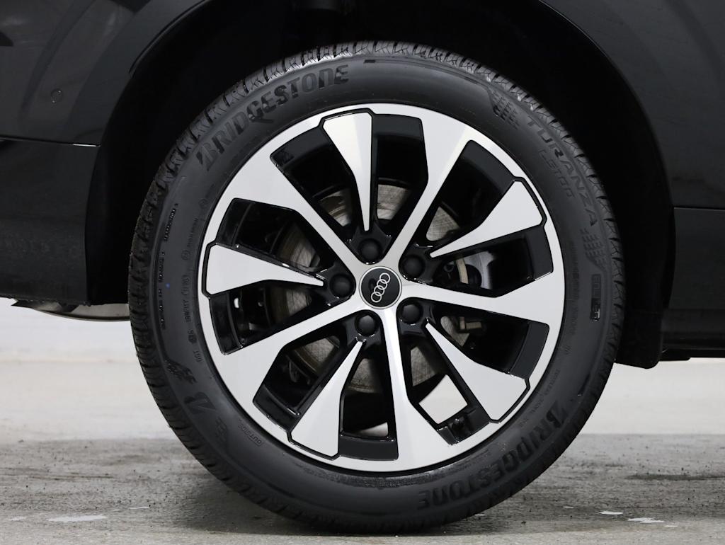 Thumbnail: 2026 Audi Q3 - 39
