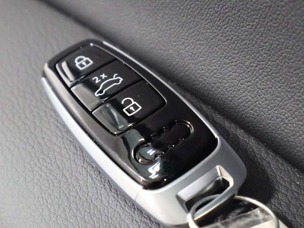 Thumbnail: 2026 Audi Q7 - 20