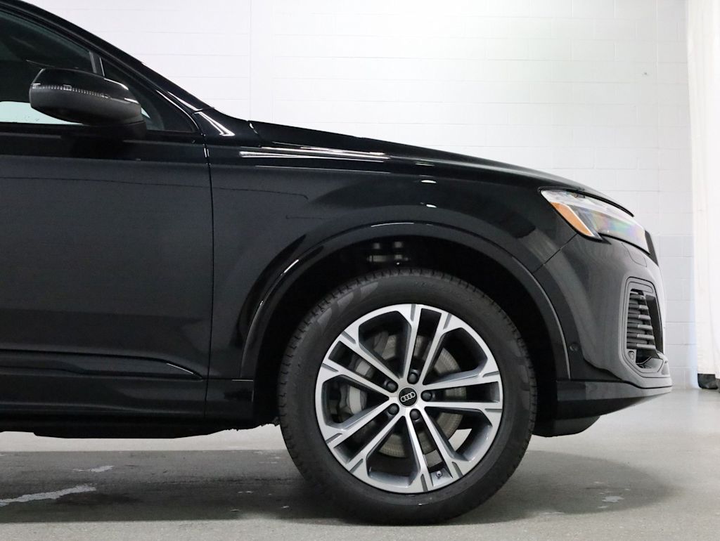 Thumbnail: 2026 Audi Q7 - 8