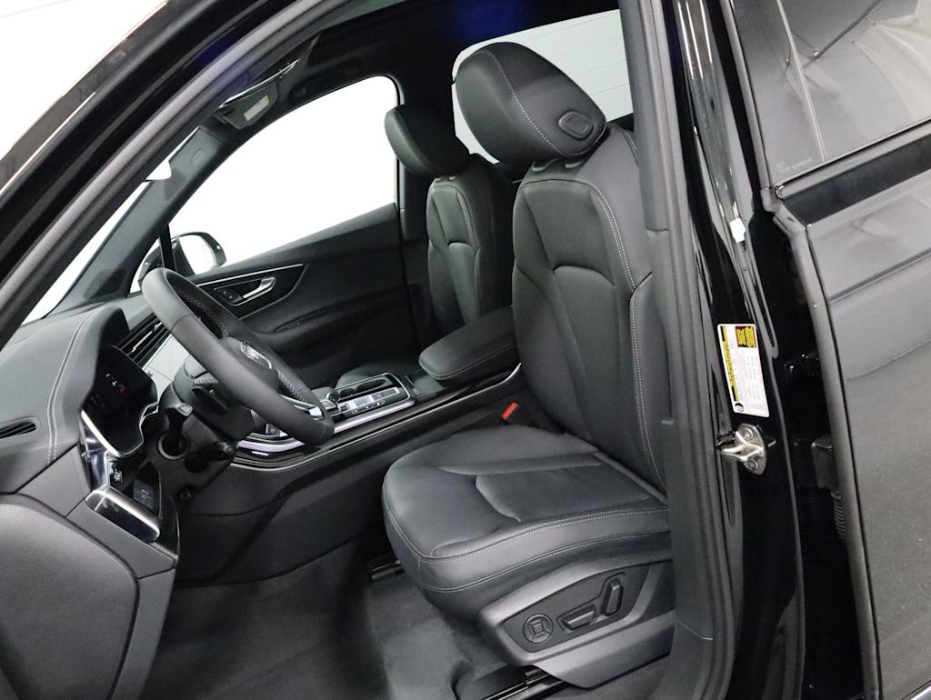 Thumbnail: 2026 Audi Q7 - 11