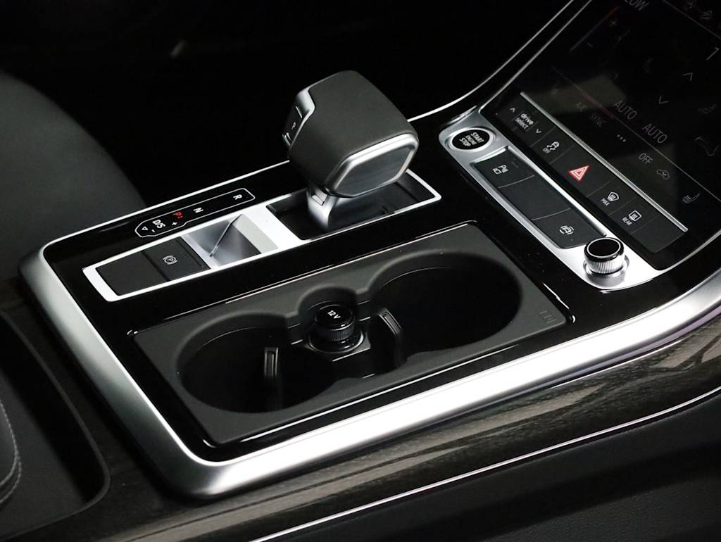 Thumbnail: 2026 Audi Q7 - 30