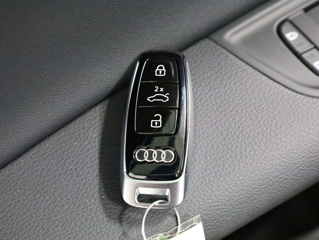 Thumbnail: 2026 Audi Q7 - 42