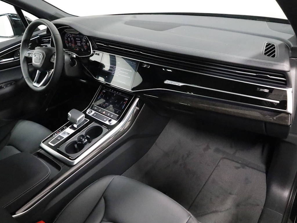 Thumbnail: 2026 Audi Q7 - 10
