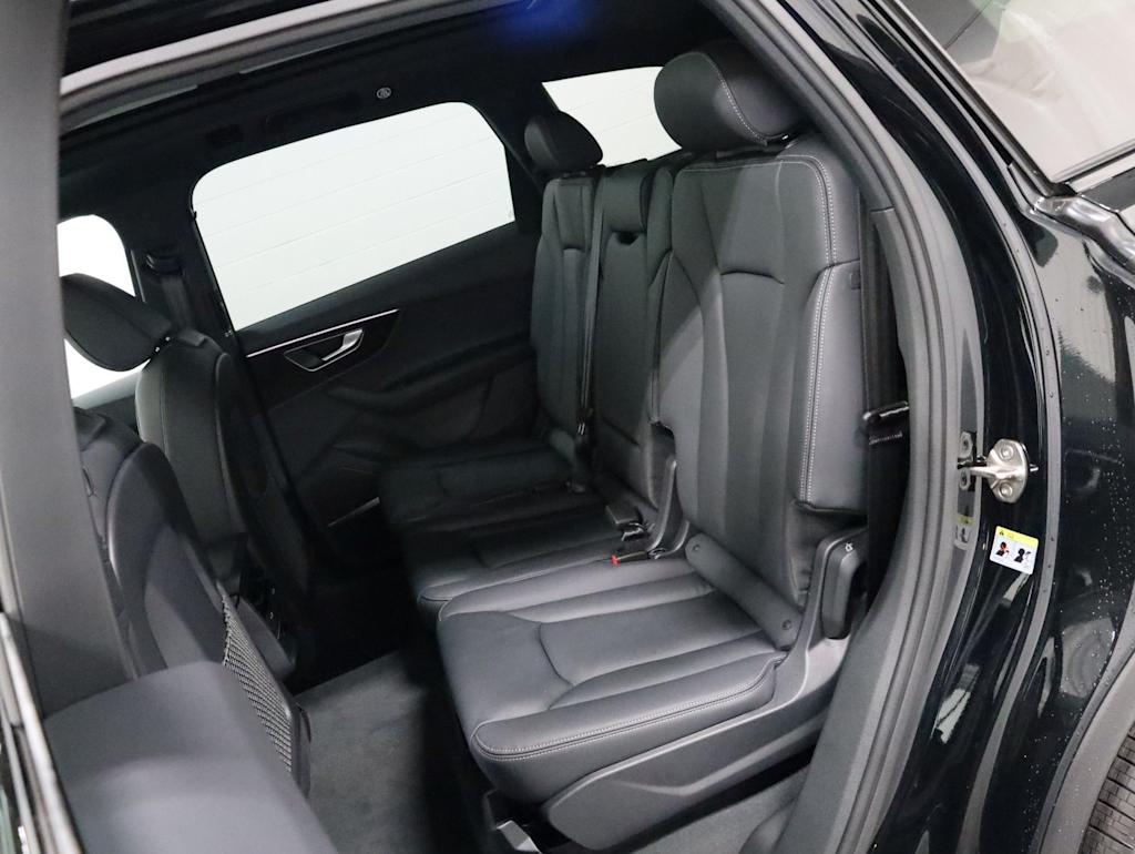 Thumbnail: 2026 Audi Q7 - 13