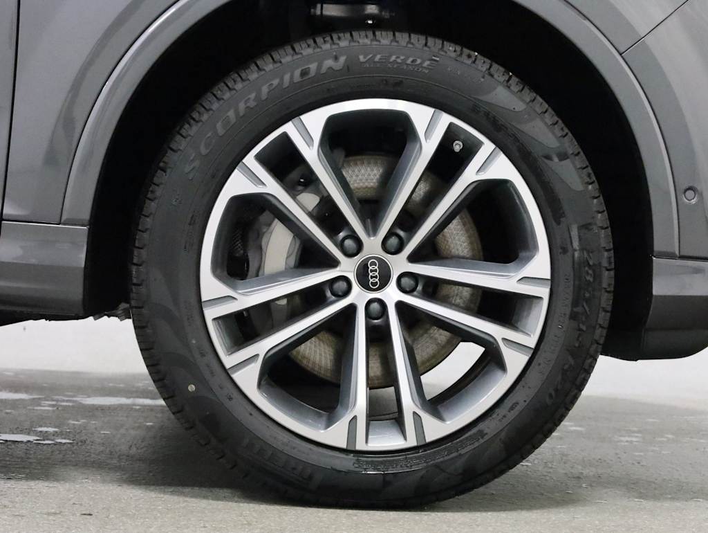 Thumbnail: 2026 Audi Q7 - 25
