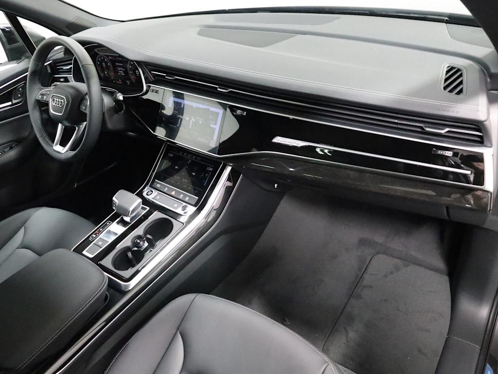 Thumbnail: 2026 Audi Q7 - 10