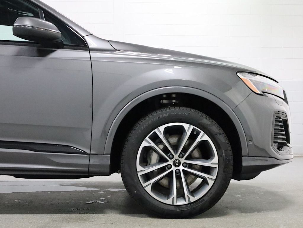 Thumbnail: 2026 Audi Q7 - 8