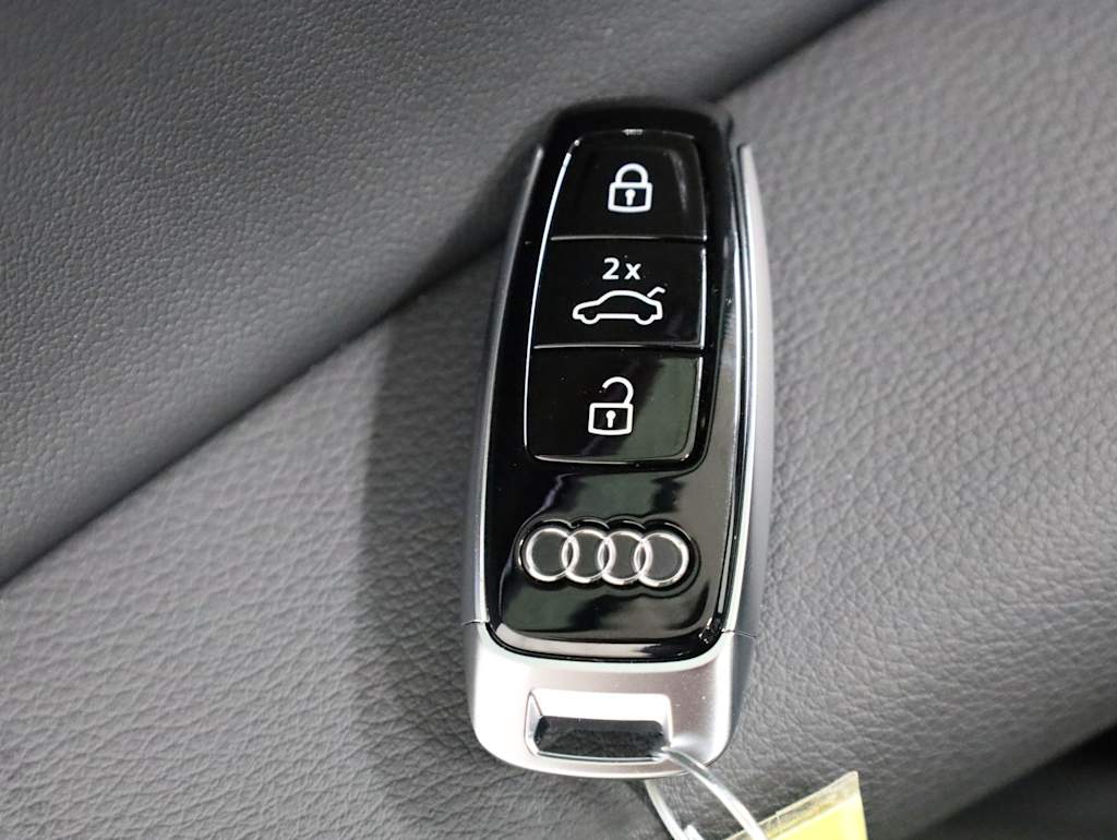Thumbnail: 2026 Audi Q7 - 20