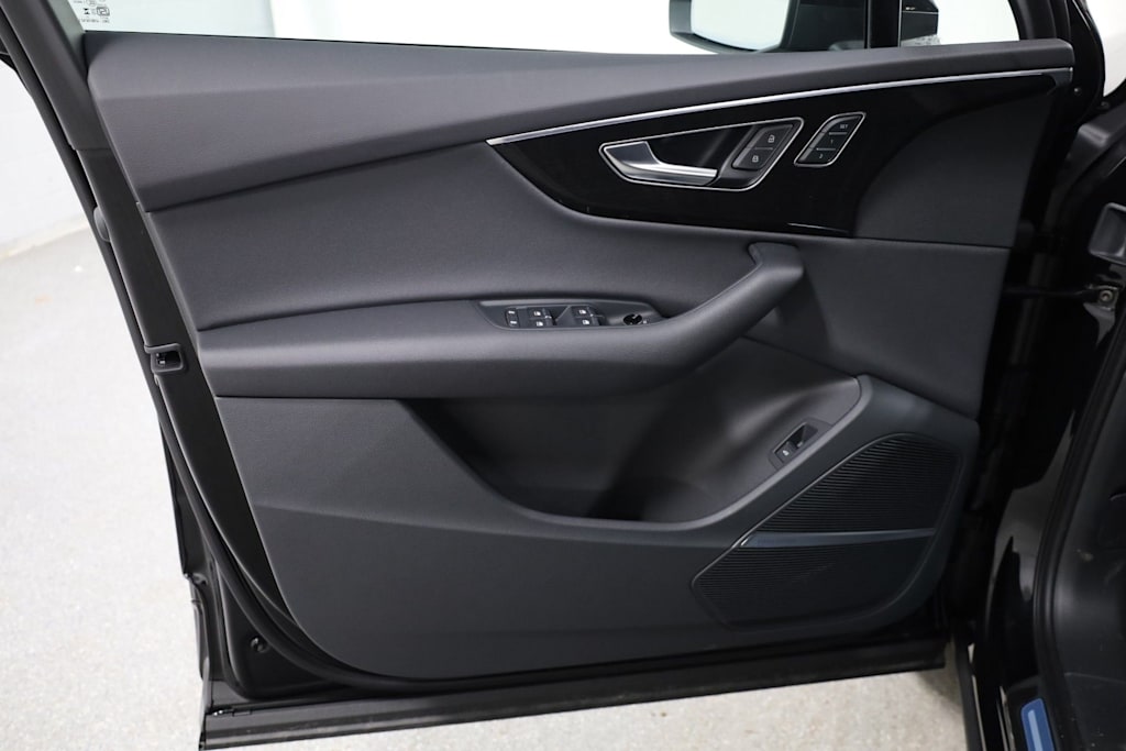 Thumbnail: 2026 Audi Q7 - 27