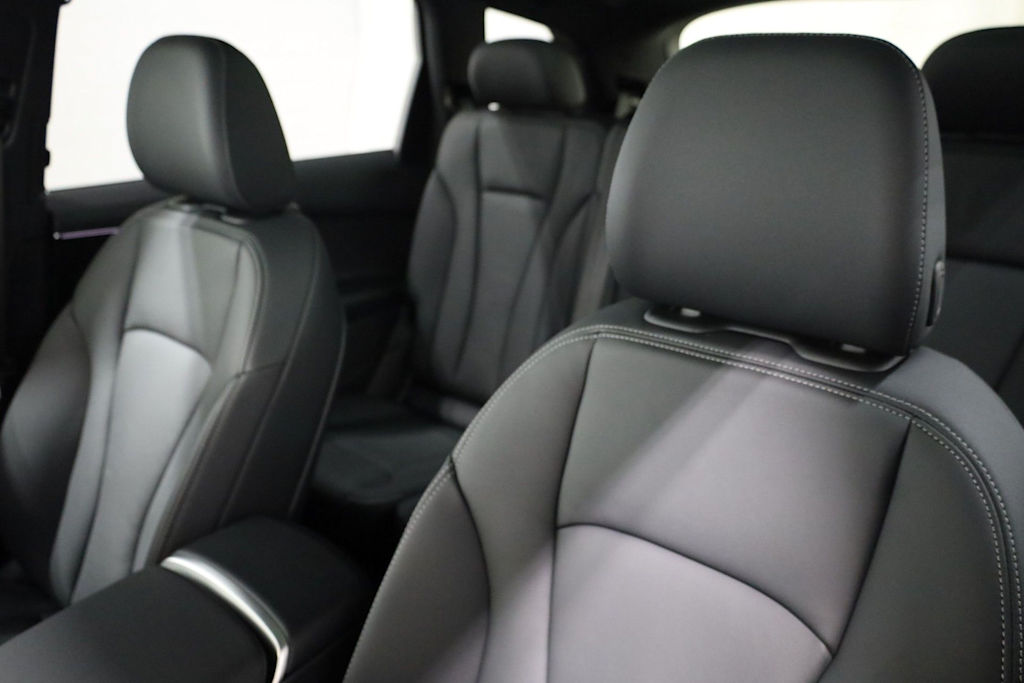 Thumbnail: 2026 Audi Q7 - 12