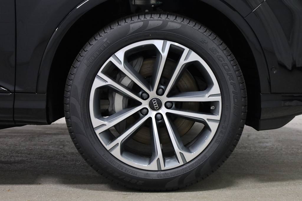 Thumbnail: 2026 Audi Q7 - 25