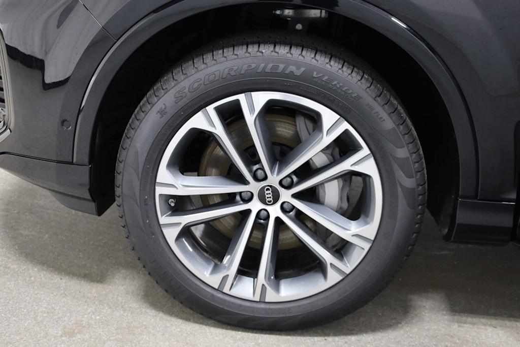 Thumbnail: 2026 Audi Q7 - 42