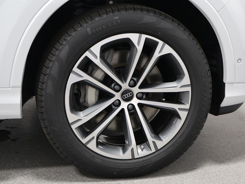 Thumbnail: 2026 Audi Q7 - 23